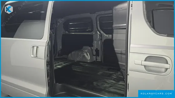 HYUNDAI STAREX VAN 3-SEATER