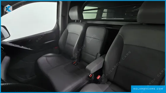 HYUNDAI STAREX VAN 3-SEATER