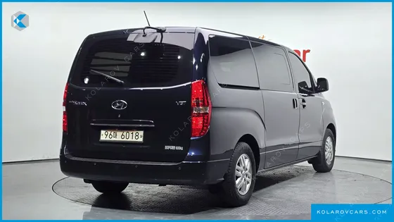 HYUNDAI STAREX VAN 5-SEATER