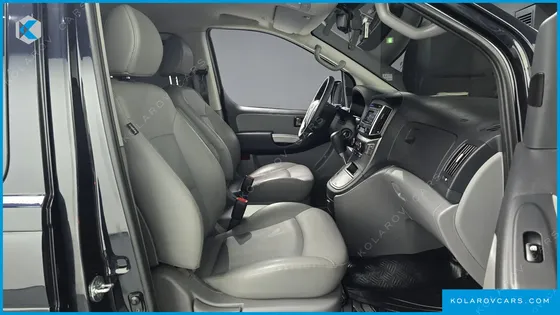 HYUNDAI STAREX VAN 5-SEATER