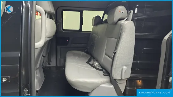 HYUNDAI STAREX VAN 5-SEATER