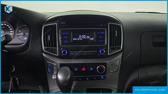 HYUNDAI STAREX VAN 5-SEATER