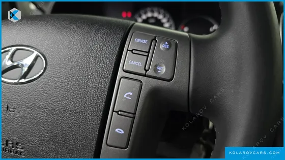 HYUNDAI STAREX VAN 5-SEATER