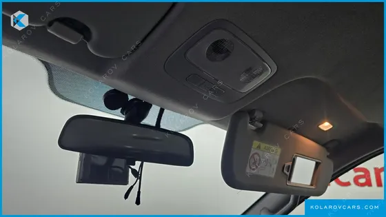 HYUNDAI STAREX VAN 5-SEATER