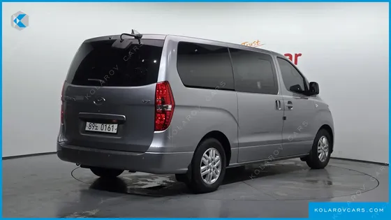 HYUNDAI STAREX VAN 5-SEATER