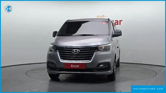 HYUNDAI STAREX VAN 5-SEATER