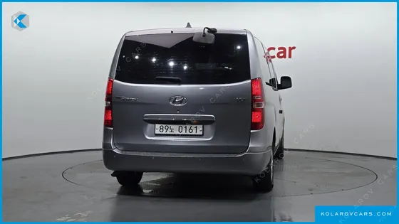 HYUNDAI STAREX VAN 5-SEATER