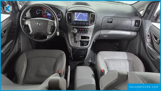 HYUNDAI STAREX VAN 5-SEATER