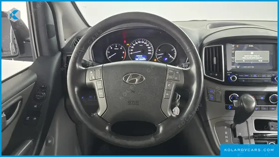 HYUNDAI STAREX VAN 5-SEATER
