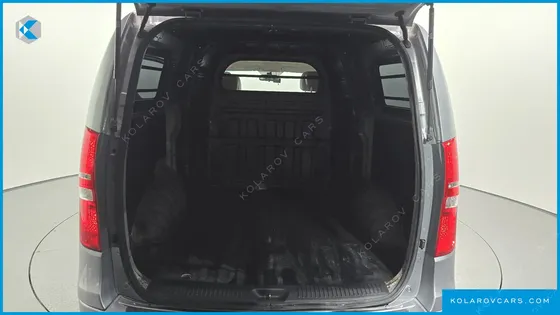 HYUNDAI STAREX VAN 5-SEATER