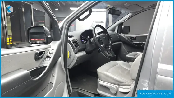 HYUNDAI STAREX 4WD URBAN 9-SEATER