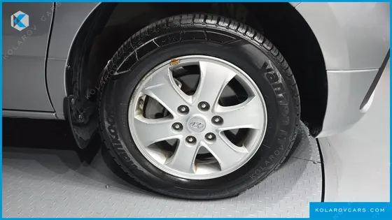 HYUNDAI STAREX 4WD URBAN 9-SEATER