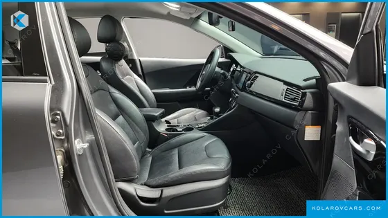 HYUNDAI STAREX WAGON 12-SEATER