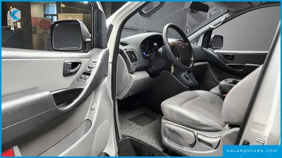 HYUNDAI STAREX WAGON 12-SEATER