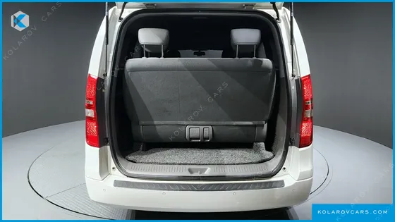 HYUNDAI STAREX WAGON 12-SEATER