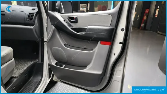 HYUNDAI STAREX WAGON 12-SEATER