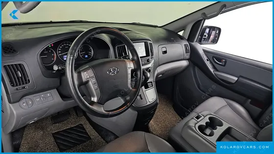 HYUNDAI STAREX VAN 3-SEATER