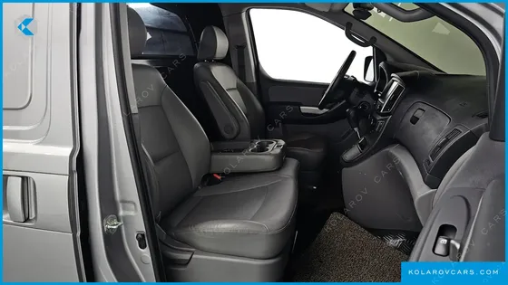 HYUNDAI STAREX VAN 3-SEATER