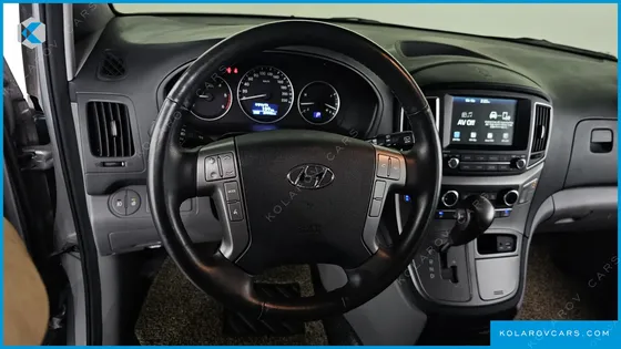 HYUNDAI STAREX VAN 3-SEATER