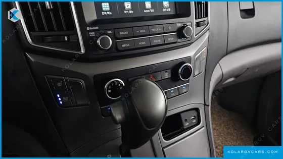 HYUNDAI STAREX VAN 3-SEATER