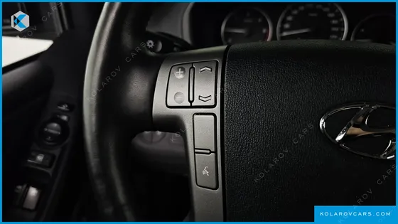 HYUNDAI STAREX VAN 3-SEATER