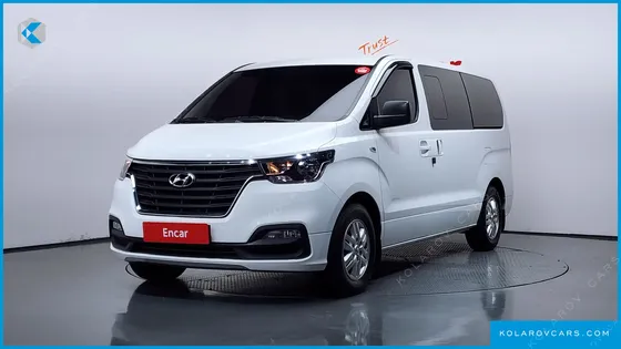 HYUNDAI STAREX VAN 5-SEATER