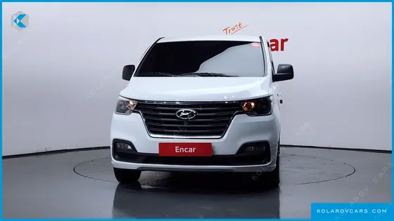 HYUNDAI STAREX VAN 5-SEATER