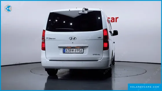 HYUNDAI STAREX VAN 5-SEATER