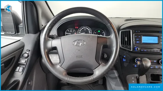 HYUNDAI STAREX VAN 5-SEATER
