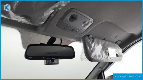HYUNDAI STAREX VAN 5-SEATER