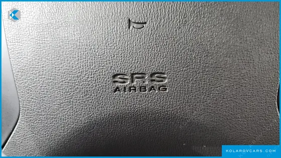 HYUNDAI STAREX VAN 5-SEATER