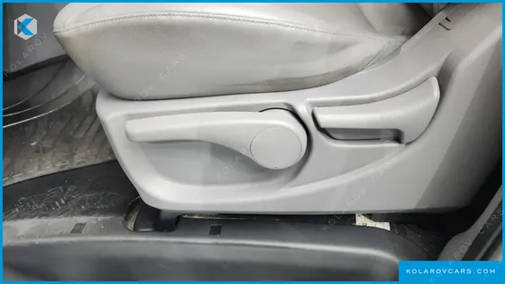 HYUNDAI STAREX VAN 5-SEATER