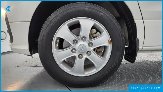 HYUNDAI STAREX 4WD WAGON 12-SEATER