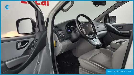 HYUNDAI STAREX 4WD WAGON 12-SEATER