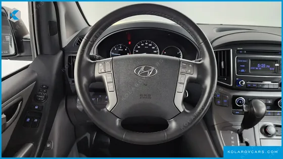 HYUNDAI STAREX 4WD WAGON 12-SEATER