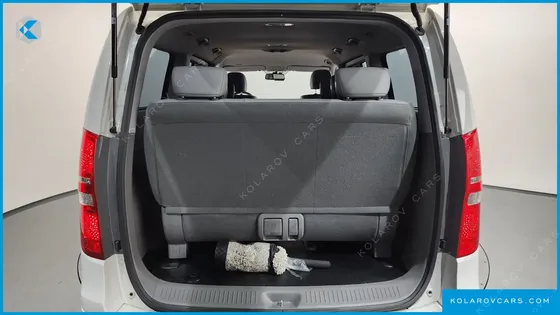HYUNDAI STAREX 4WD WAGON 12-SEATER