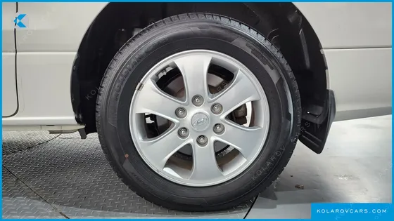HYUNDAI STAREX 4WD WAGON 12-SEATER