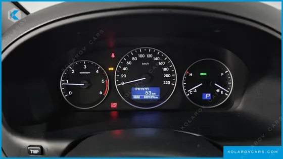 HYUNDAI STAREX VAN 5-SEATER