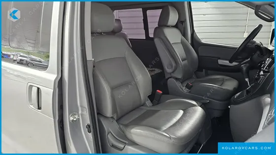 HYUNDAI STAREX VAN 5-SEATER
