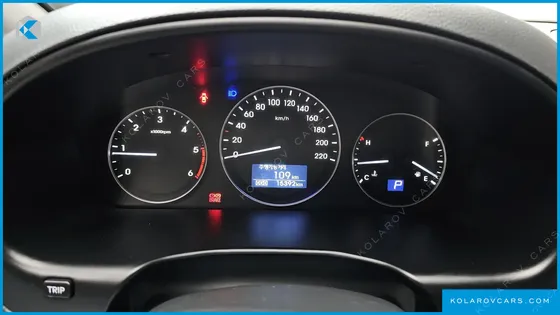 HYUNDAI STAREX VAN 5-SEATER