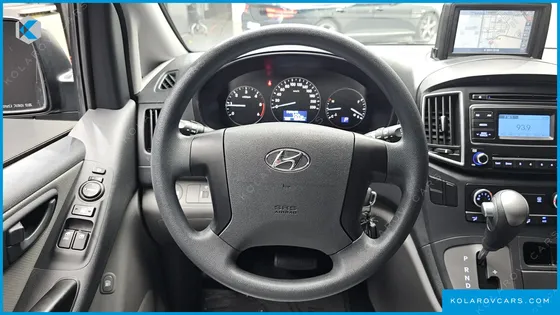 HYUNDAI STAREX VAN 5-SEATER