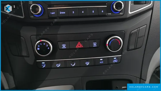 HYUNDAI STAREX VAN 5-SEATER