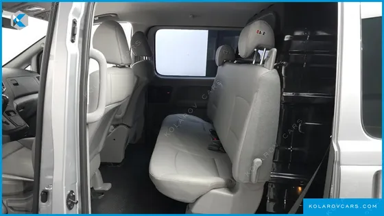 HYUNDAI STAREX VAN 5-SEATER