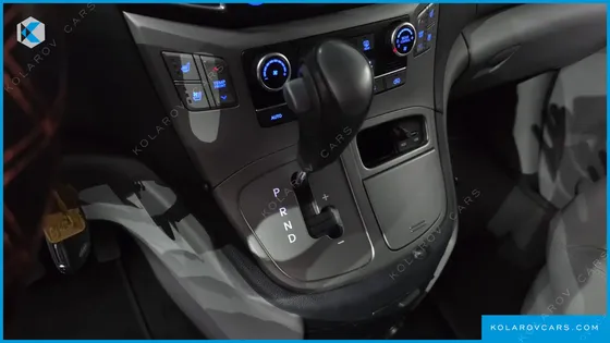 HYUNDAI STAREX URBAN 9-SEATER