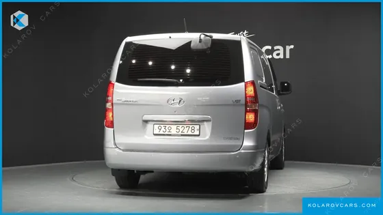 HYUNDAI STAREX VAN 5-SEATER
