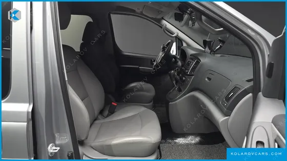 HYUNDAI STAREX VAN 5-SEATER