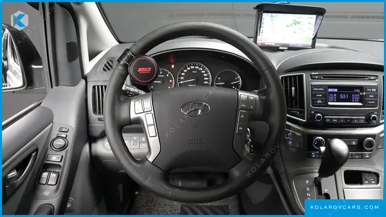 HYUNDAI STAREX VAN 5-SEATER