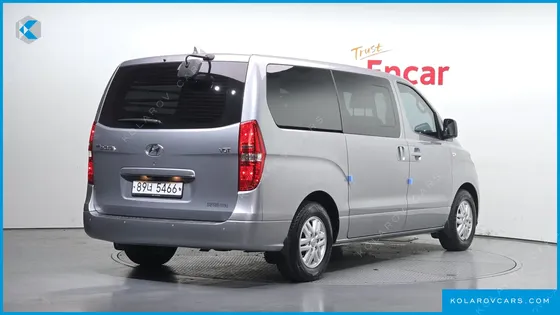 HYUNDAI STAREX VAN 5-SEATER