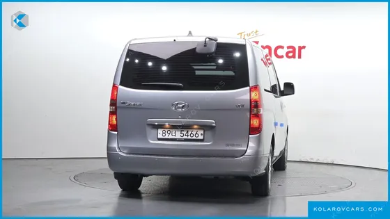 HYUNDAI STAREX VAN 5-SEATER