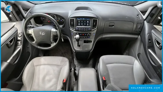 HYUNDAI STAREX VAN 5-SEATER